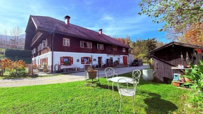 … AIGNER – Großzügig renoviertes Anwesen mit Pferdestall, Werkstatt- und Garagenflächen sowie Bachlauf in idyllischer Lage am Wolfgangsee …
