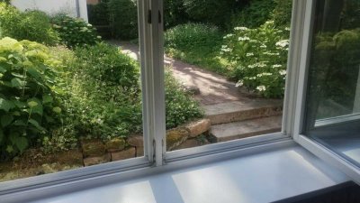 Möbliertes 2-Zimmer-Apartment mit Terrasse in Mannheim-Neuostheim