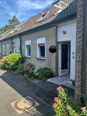 Renoviertes Einfamilienhaus mit Garten in sehr guter Lage in Düsseldorf-Garath