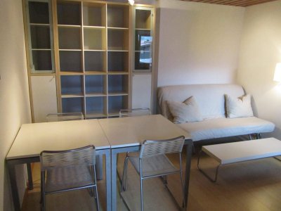 Vollmöblierte Dachgeschoßwohnung in ruhiger Lage