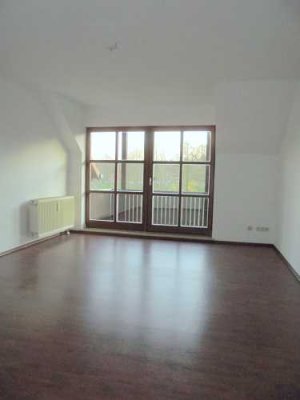 Pfiffig geschnittene 3 R. Wohnung