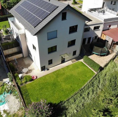 Attraktive und neuwertige 3-Raum-Souterrain-Wohnung mit Terrasse und EBK in Riedlingen - Neufra