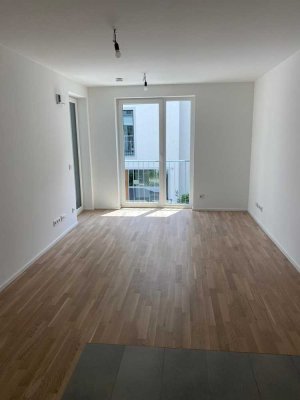 Neubau mit EBK und Balkon: schöne 3-Zi-Wohnung mit Südausrichtung