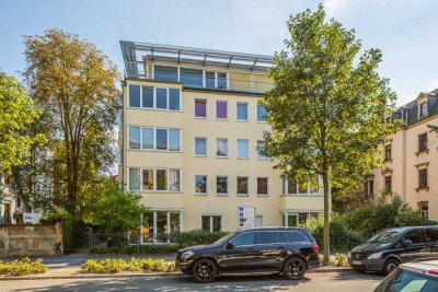 WOW! Besondere 2 Zimmerwohnung mit riesiger Terrasse und offener Wohnküche