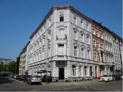 Helle 3-Zimmerwohnung mit Altbau-Charme im Zentrum von Aachen