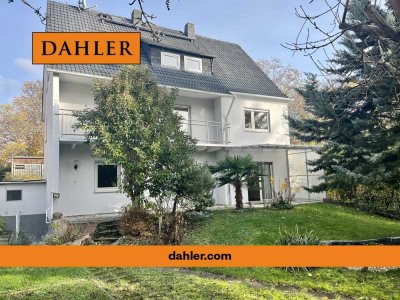 Drei-Familien-Haus am Liederbach, ideal für Selbstnutzer - riesiger Garten als grüne Oase