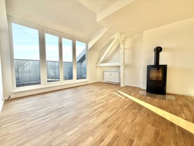 Modernes Dachgeschoss in begehrter Lage - Erstbezug nach Sanierung