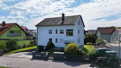 Ruhig gelegenes 2-Familienhaus mit ELW und 2 Garagen in Teublitz/Katzdorf