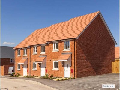 Provisionsfrei Zweifamilienhaus in 30900 Wedemark, Florastr.