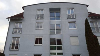 Schöne aber dennoch günstige 3-Raum-Erdgeschosswohnung mit Terrasse und Tiefgaragenplatz in Schkopau