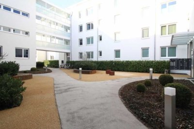 Exklusive, neuwertige 3-Zimmer-Penthouse-Wohnung mit Balkon und Einbauküche in Frankfurt - Riedberg