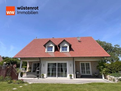 Wunderschönes, TOP gepflegtes Einfamilienhaus mit großem Garten