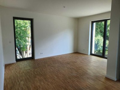 Zentral gelegene Seniorenwohnung mit Service - 2-Zimmer mit verglaster Loggia in Sülldorf (1.5)
