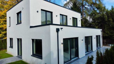 Ihre Villa der Extraklasse – modernes Design, grüne Oase und pure Lebensfreude in Hadern