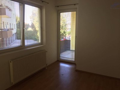 charmante, Anlegerwohnung mit 2 Zimmer und 2 Balkone