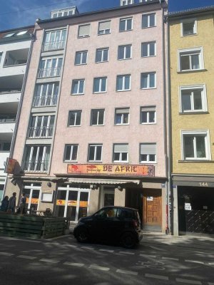 Theresienstr: Total neu ausgebaute 3 Zimmer + Wohnküche mit Balkon, Lift,  WG-geeignet