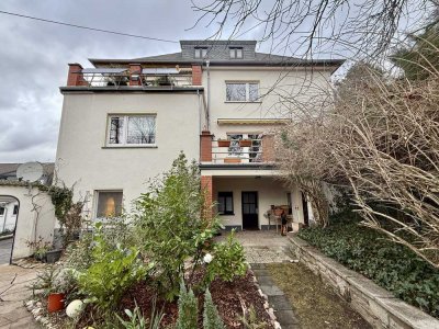 Lebensqualität in bester Lage: 3 FH mit 9,5 Zimmern in Koblenz-Pfaffendorf mit Rheinblick