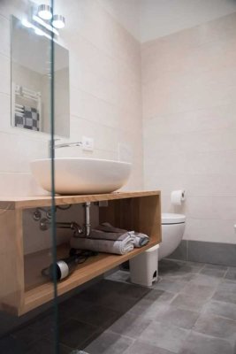Geschmackvolle, modernisierte 1,5-Zimmer-Wohnung mit EBK in Moers