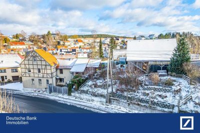 Haus mit Anbau und vielen PKW Stellmöglichkeiten