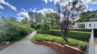 Sanierte Eigentumswohnung mit großem sonnigen Balkon in Hamburg-Blankenese!