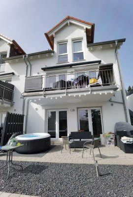 Sehr helle 5-Zimmer-Wohnung mit Balkon und EBK in Saarburg