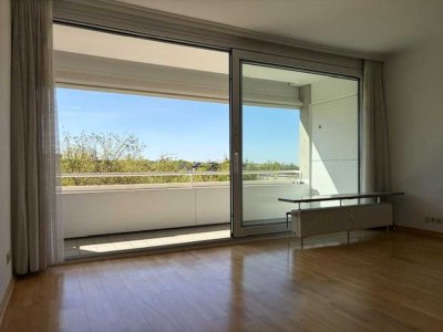 Großzügige 2,5-Zimmer-Wohnung mit Südbalkon und Weitblick