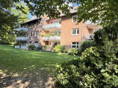 Krefeld-Bockum - Wohnen im Grünen: lichtdurchflutete 4-Zimmer-Wohnung mit Balkon