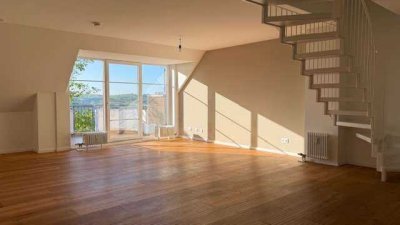 Provisionsfrei-sanierte Maisonettewohnung mit Traumblick