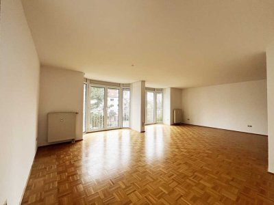 Lichtdurchflutete 3-Zimmer-Wohnung nahe Hofgarten – mit TG-Stellplatz & neuer EBK