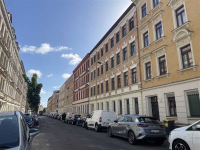 lichtdurchflutete 2 Zimmerwohnung mit Balkon in Leipzig Leutzsch