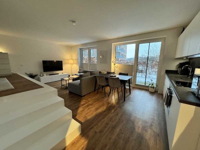 Gemütliche 1 Zimmer Wohnung mit Einbauküche, Einbauschränke und Schlafpodest