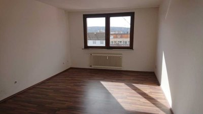 Sonnige 3 Zi. Wohnung für WG oder Einzelperson