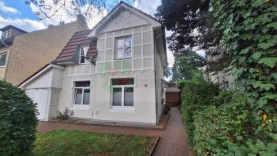 3 Zimmer Wohnung im Zweifamilienhaus in sehr schöner und zentraler Lage in Hamburg-Eidelstedt!