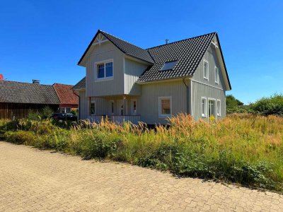 Neubau: Schwedenhaus auf großem Grundstück in Sackgassenlage