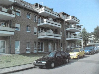 Zwei-Zimmer-Wohnung mit Balkon im 1. Obergeschoss und TG-Stellplatz - ab 1.7. leerstehend