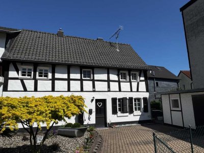 SANKT AUGUSTIN, tolles saniertes Fachwerkhaus mit 3-4 Zimmer, ca. 80 m² Wfl. und ca. 360 m² Süd-GrSt