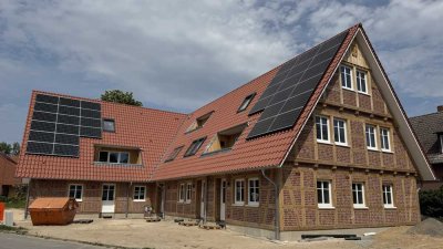 Erstbezug: 4-Zimmer-Maisonette-Wohnung mit Balkon und gehobener Innenausstattung in Laatzen/Grasdorf