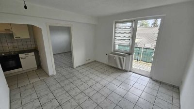 Freundliche und vollständig renovierte 2-Raum-Wohnung mit Einbauküche in Duisburg