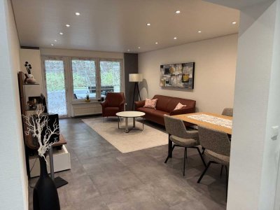 Moderne 3-Zimmer-Wohnung mit Terrasse, Markise und zwei Außenstellplätzen