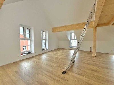 Exklusive Dachgeschosswohnung mit Empore & Erstbezug nach hochwertigem Ausbau