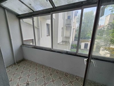 3-Zimmer-Wohnung mit Balkon und EBK in Mitte