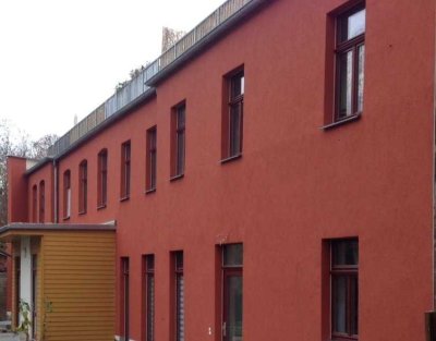 ruhige Wohnung im Hinterhaus auf zwei Etagen mit Dachterrasse  zu vermieten