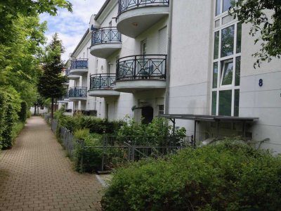 Exklusiv möbliertes 1-Zimmer-Apartment mit Balkon