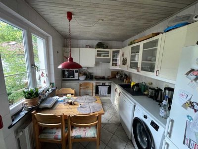 Ansprechende 4,5-Zimmer-Küche-Bad-Wohnung mit Einbauküche in Kassel