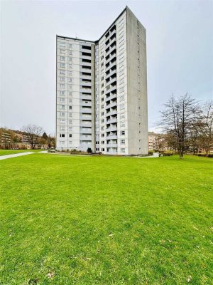 Vermietete 2-Zimmer-Wohnung mit EBK, Balkon, Aufzug und Bodenkammer // Kiel-Dietrichsdorf