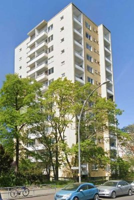 Modernisierte & freundliche 1-Zi.-Wohnung mit Südbalkon & EBK - Berlin-Britz