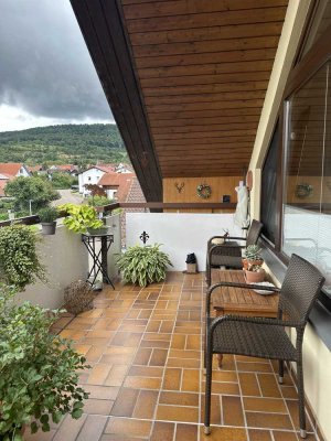 Gepflegte 2-Zimmer-DG-Wohnung mit Balkon in Gammelshausen