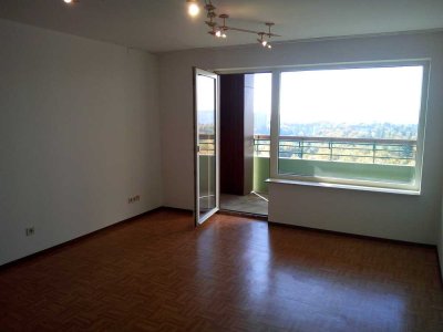 3-ZKB Balkon, EBK, Fußbodenheizung, HDH-Mittelrain