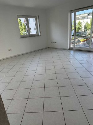 Schöne 4-Zimmer-Wohnung mit Balkon in Walldorf (Neubaugebiet)