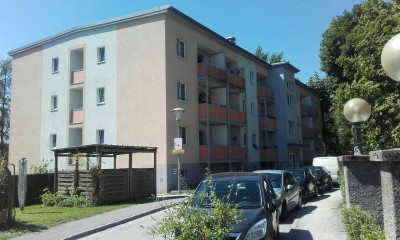 00170 00383 / 2 Zimmerwohnung in Parknähe